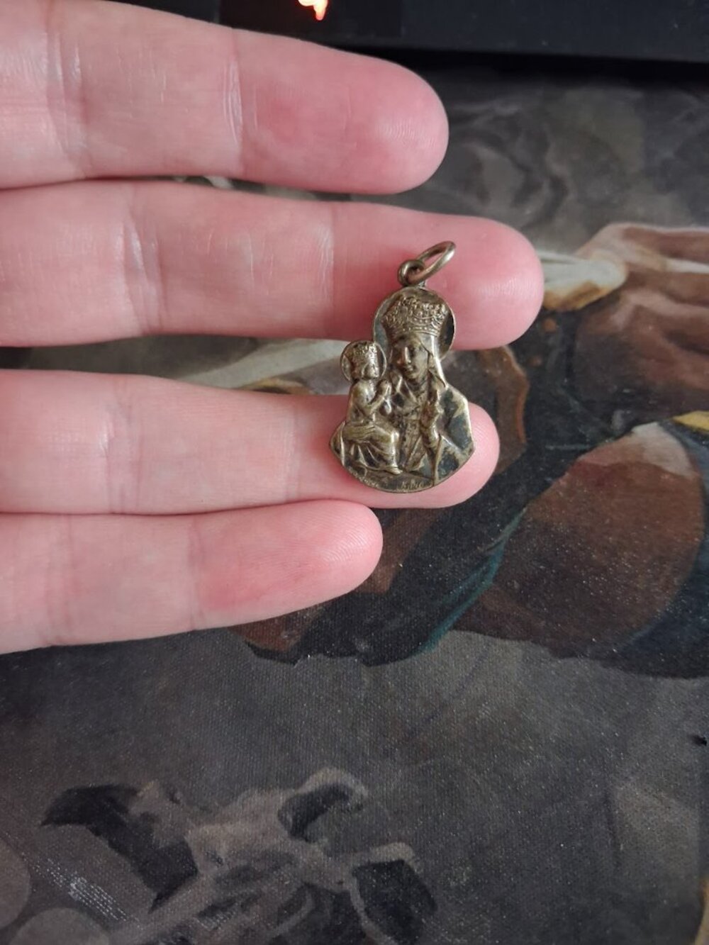 Vintage Sir De Sainte Anne de Beaupre pendant